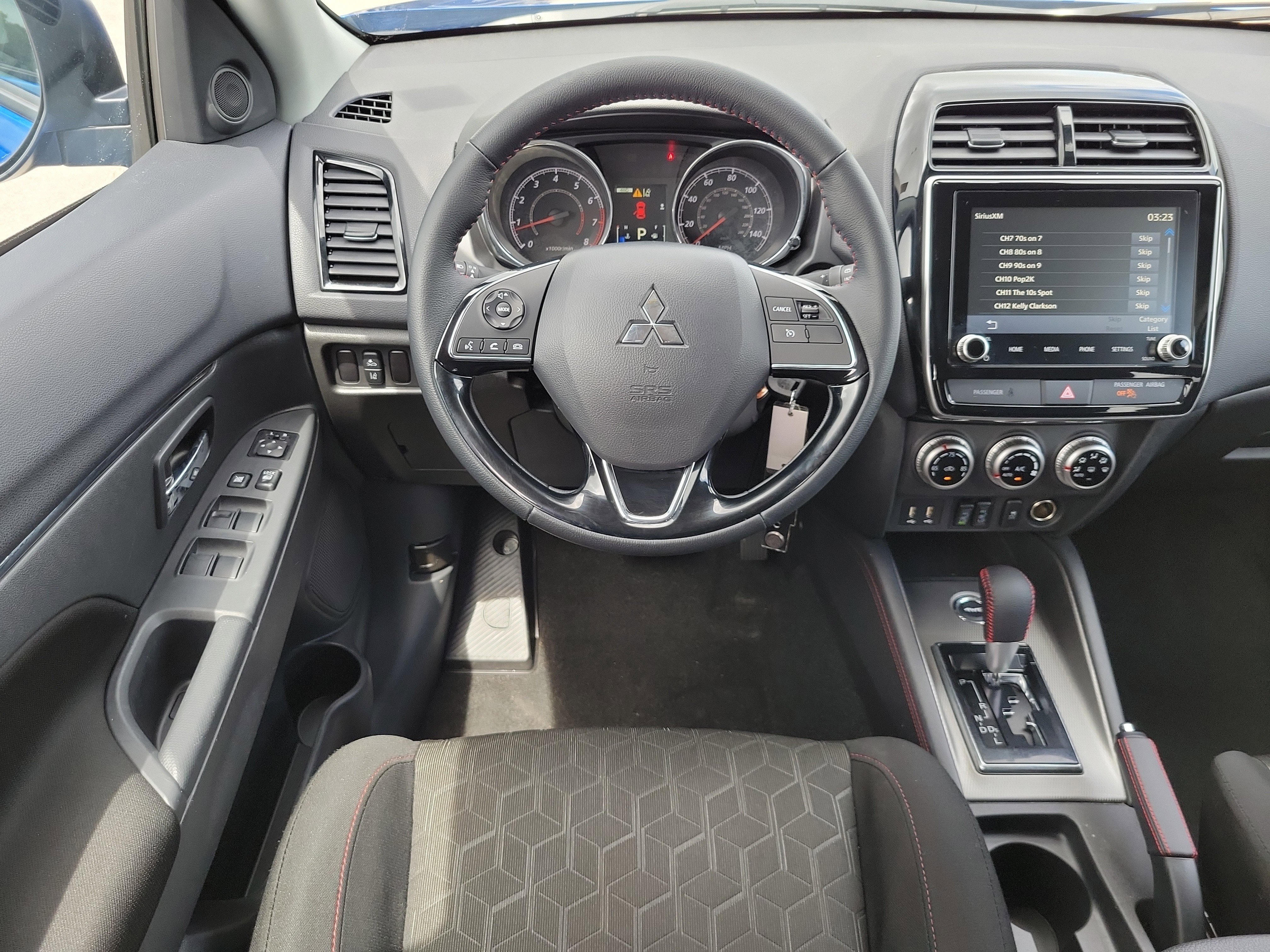 Used 2025 Mitsubishi Outlander Sport LE AWD/4WD image 19