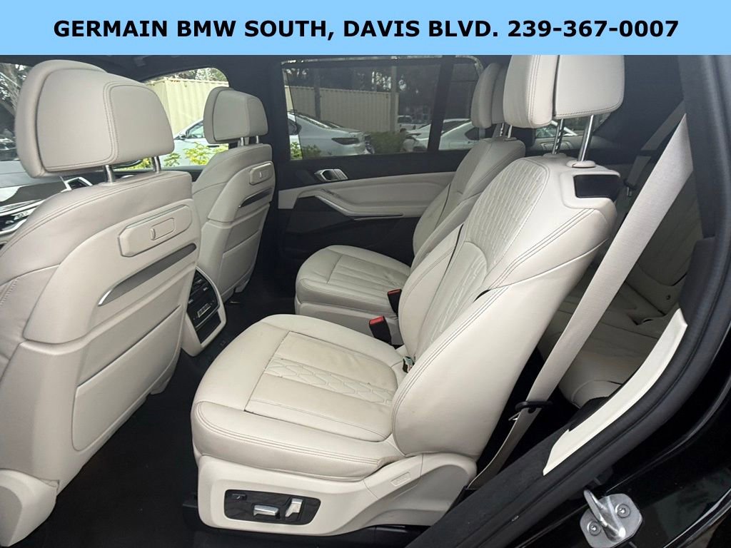 Used 2023 BMW X7 M60i image 15