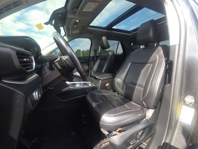 Used 2020 Ford Explorer XLT w/ Equipment Group 202A AWD/4WD image 27