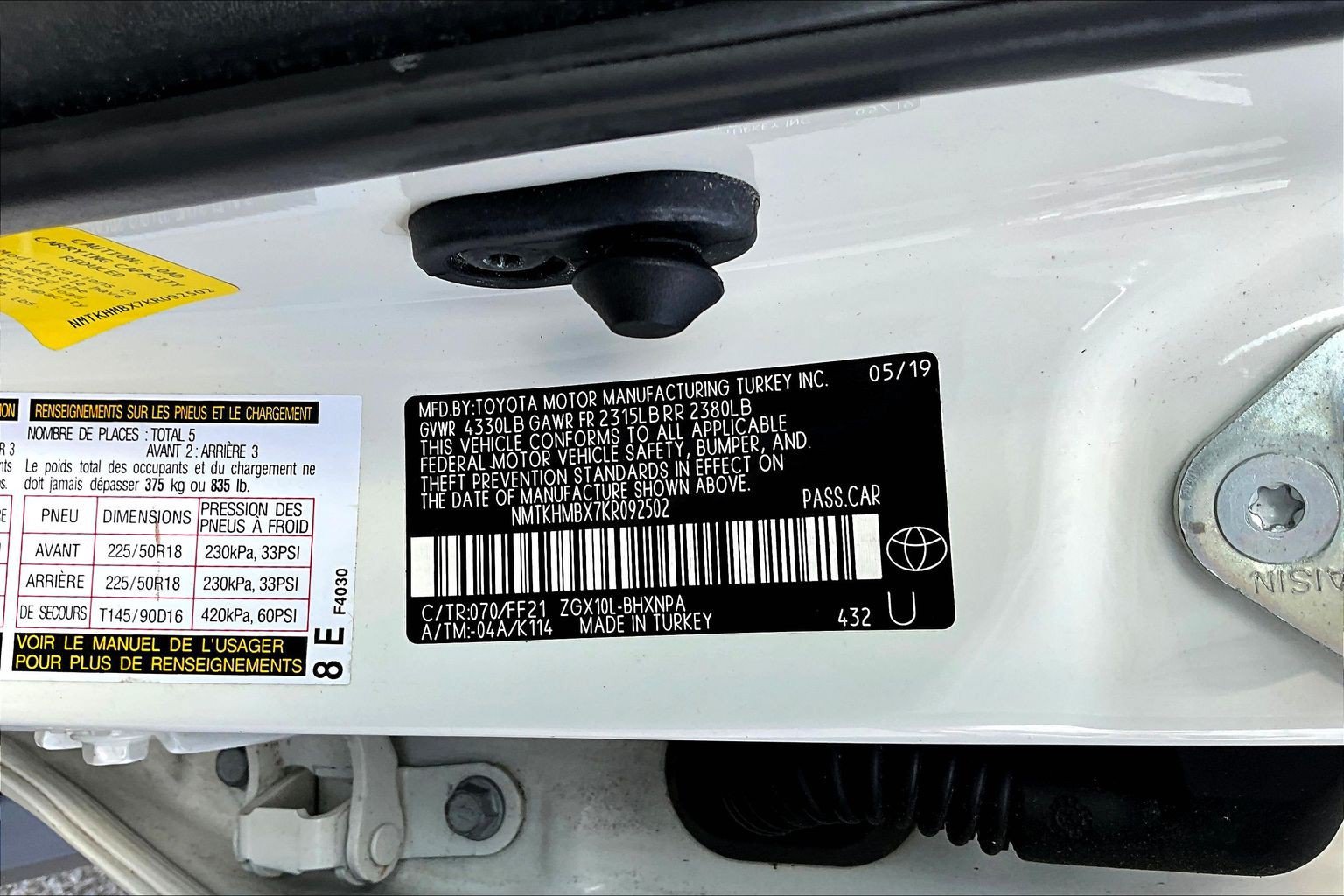 Used 2019 Toyota C-HR XLE FWD image 14