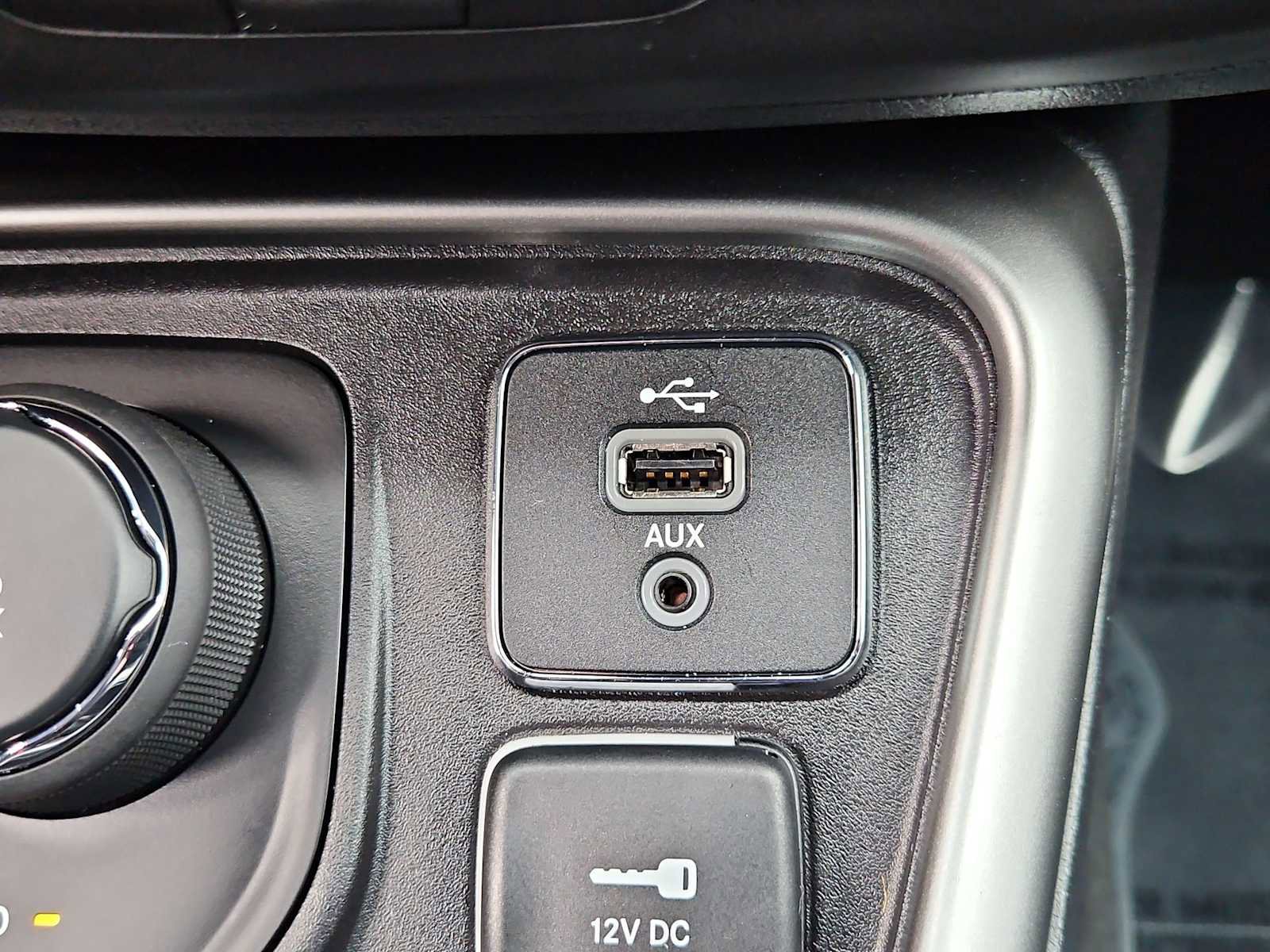 Used 2019 Jeep Compass Latitude w/ Popular Equipment Group image 28