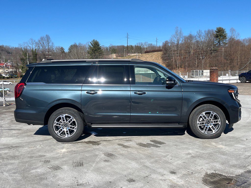 New 2025 Ford Expedition Max Active image 2