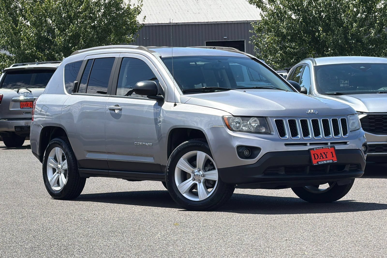 Used 2016 Jeep Compass Sport w/ Power Value Group AWD/4WD image 2