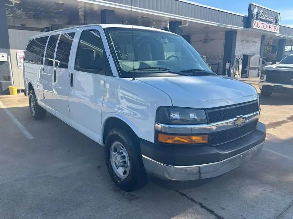 Used 2024 Chevrolet Express 3500 LS w/ Chrome Appearance Package image 3