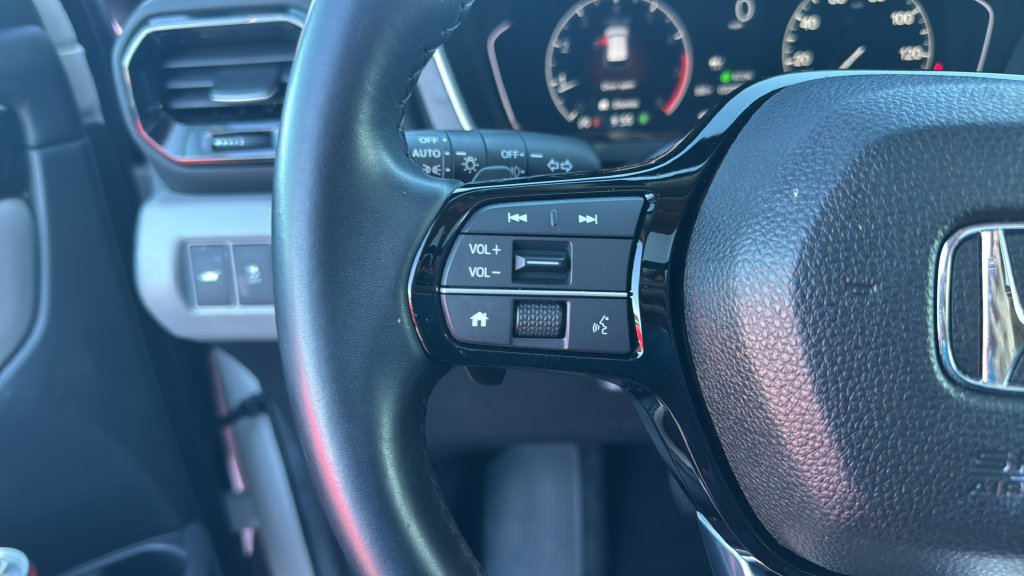 Used 2024 Honda Pilot Touring image 19