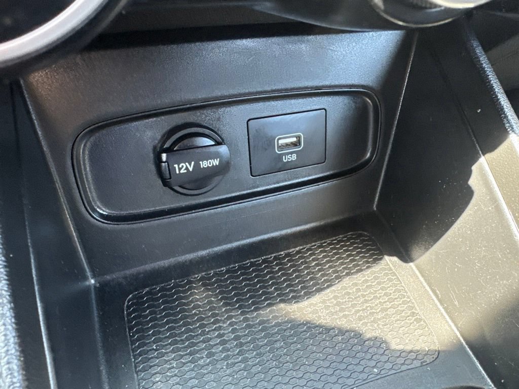Used 2021 Hyundai Venue SE FWD image 29