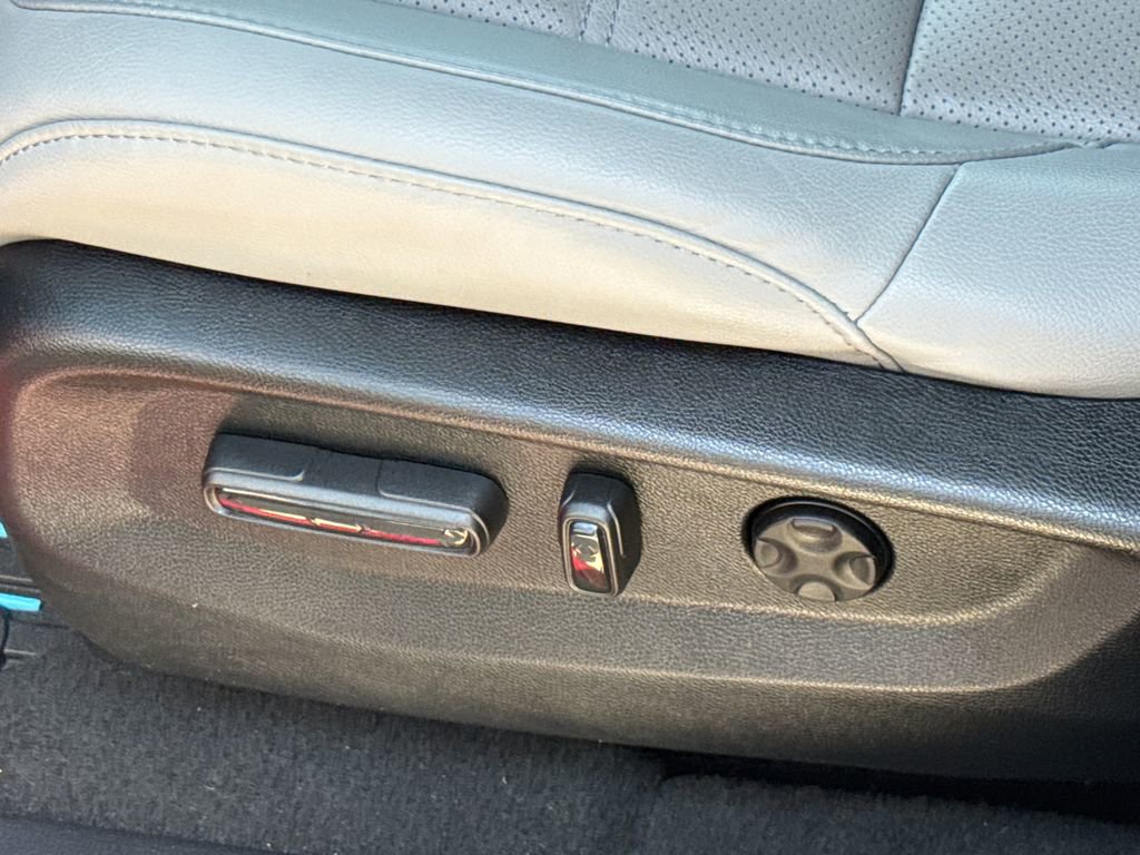 Used 2021 Honda CR-V Touring image 25