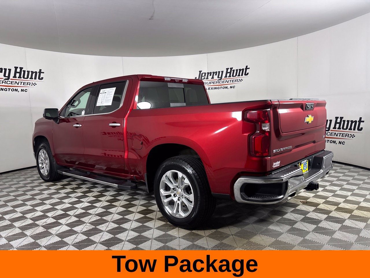 Used 2024 Chevrolet Silverado 1500 LTZ w/ LTZ Premium Package AWD/4WD image 9