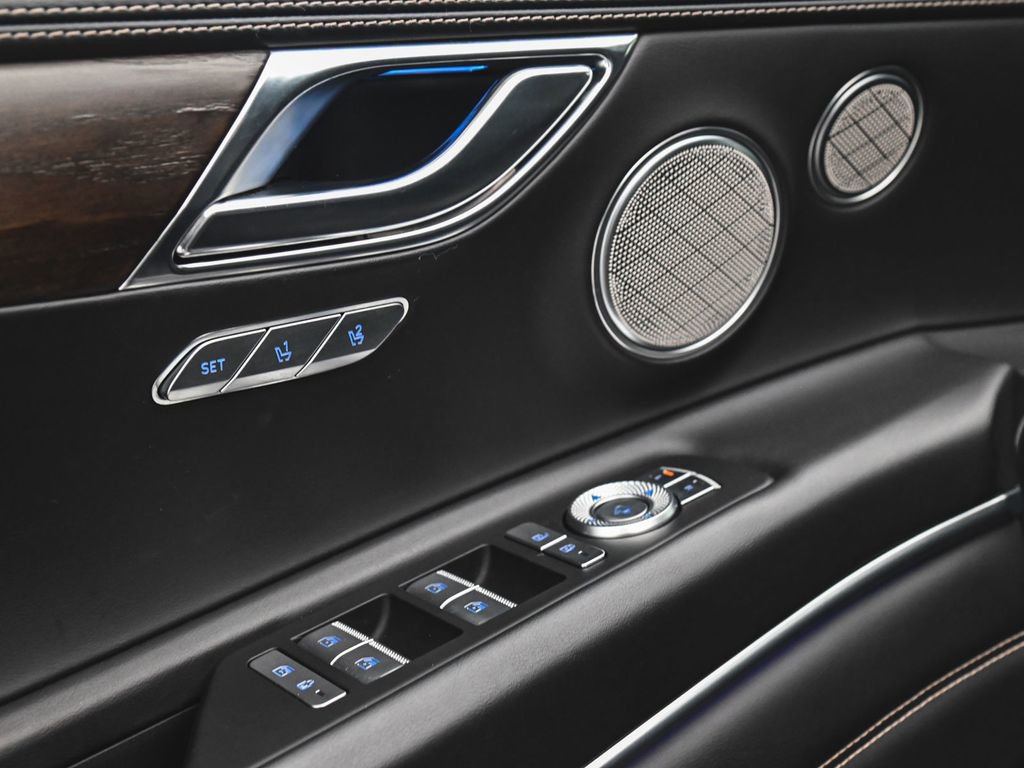 Used 2023 Genesis GV80 2.5T w/ Prestige Package AWD/4WD image 9