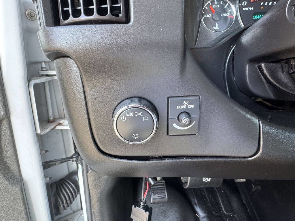 Used 2022 GMC Savana 3500 w/ Power Convenience Package image 10