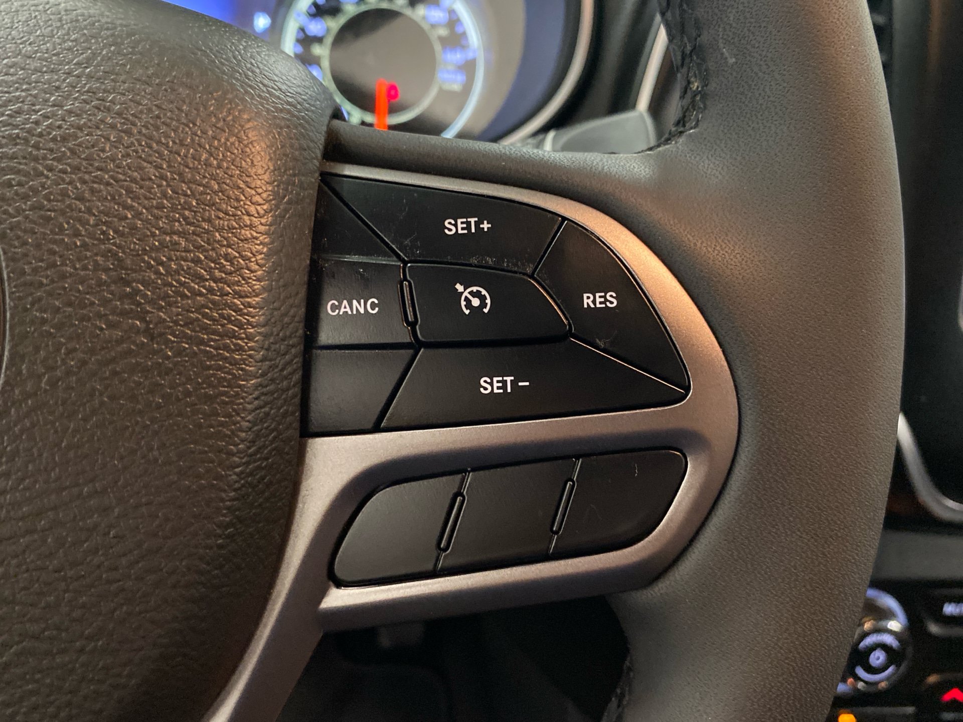 Used 2022 Jeep Cherokee Latitude Lux AWD/4WD image 20