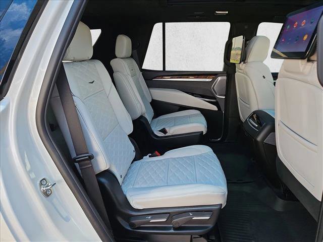 Used 2025 Cadillac Escalade Sport Platinum w/ LPO, ONYX Package AWD/4WD image 30