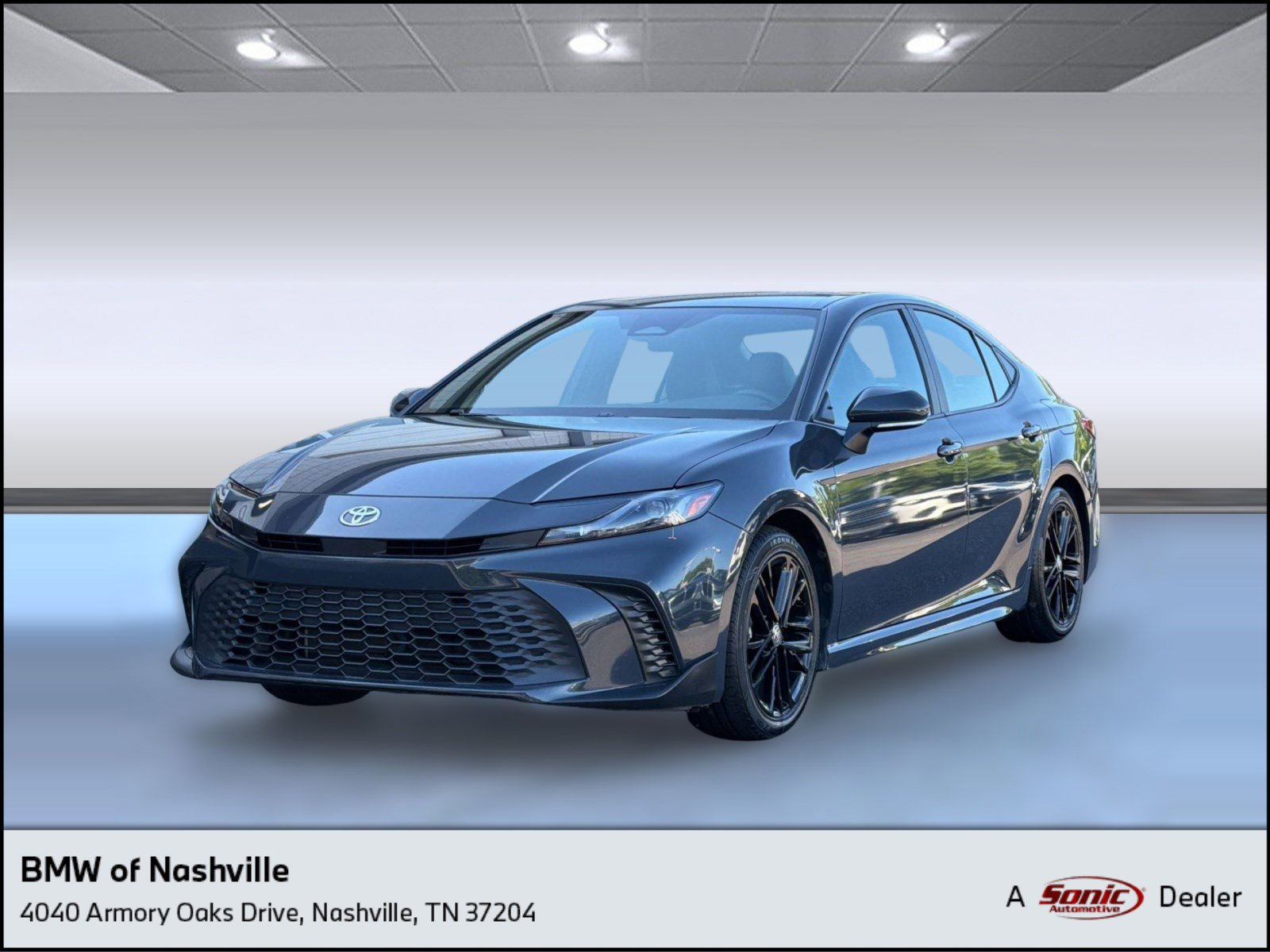 Used 2025 Toyota Camry SE FWD image 1