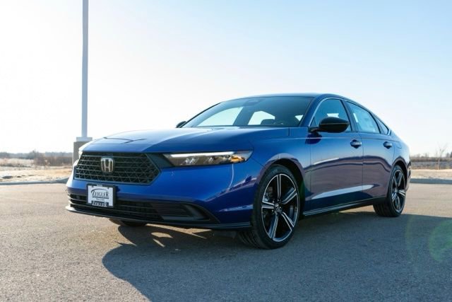 Used 2024 Honda Accord Sport image 3