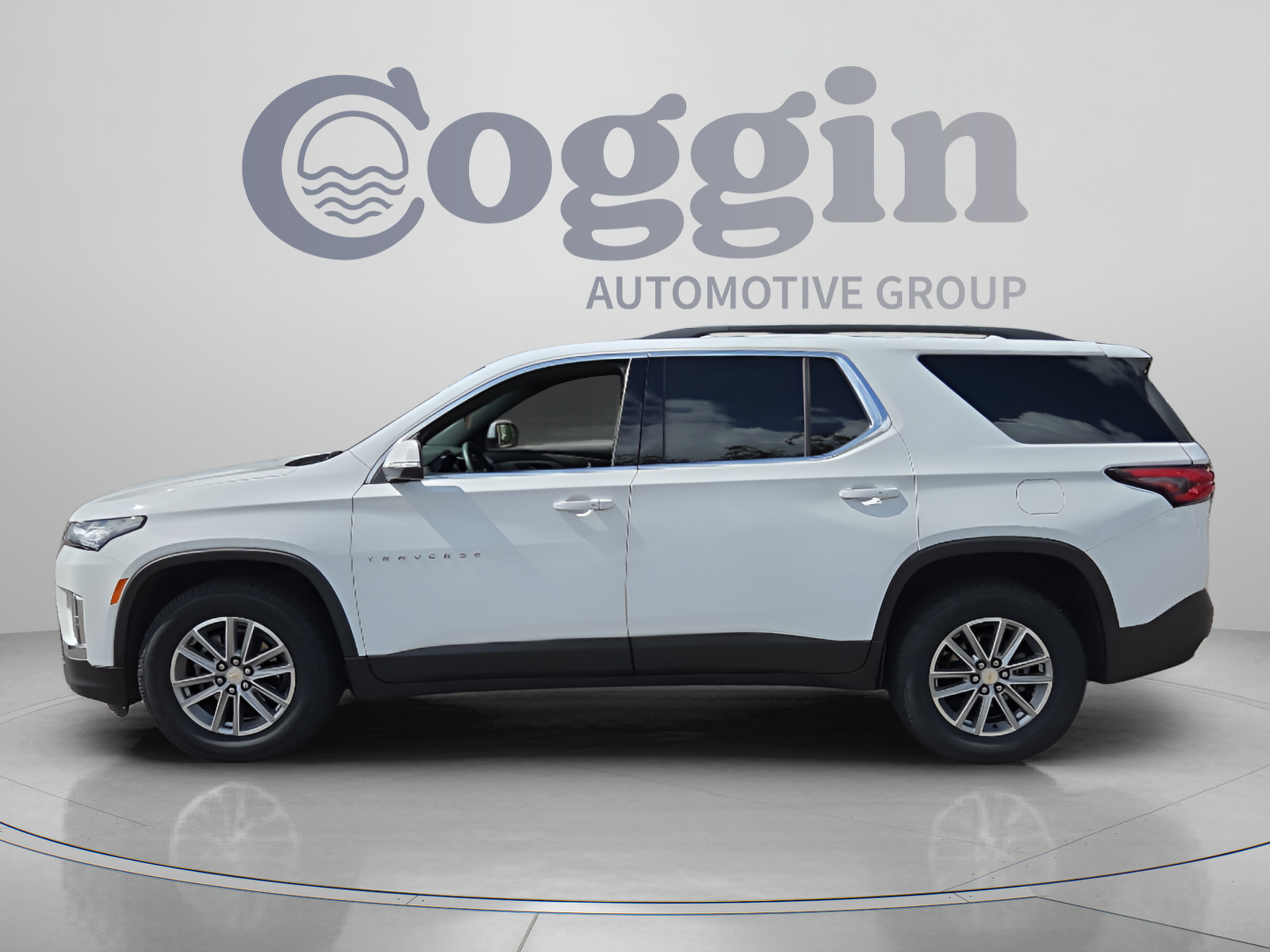 Certified 2023 Chevrolet Traverse LT FWD image 2