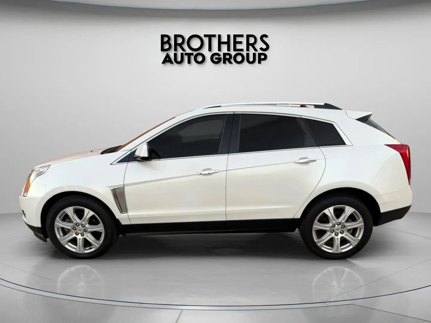 Used 2014 Cadillac SRX Performance w/ Driver Assist Package image 4