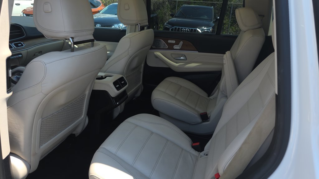 Used 2021 Mercedes-Benz GLS 580 4MATIC image 23