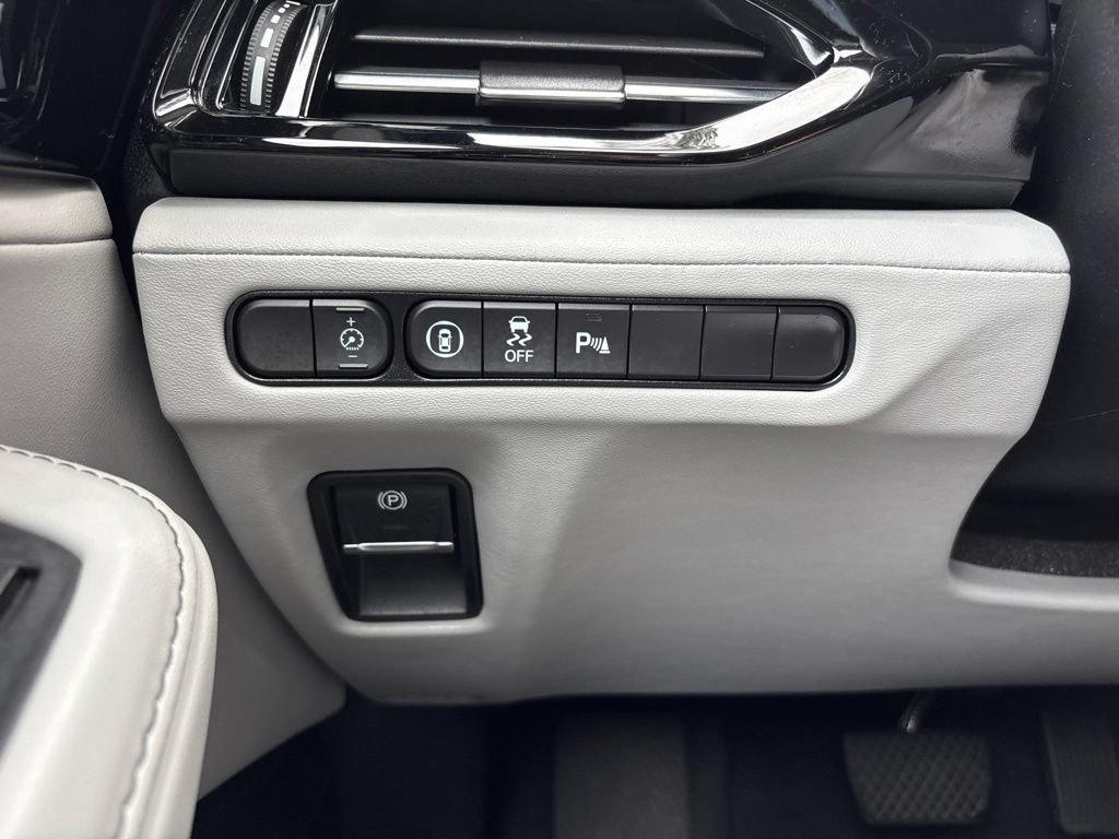 Used 2025 Acura MDX w/ Technology Package FWD image 42