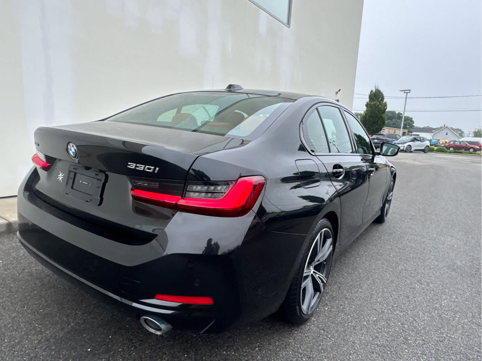 Certified 2023 BMW 330i xDrive Sedan w/ Premium Package AWD/4WD image 7