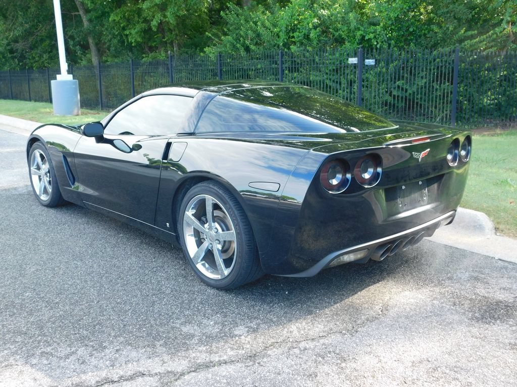 Used 2009 Chevrolet Corvette Coupe w/ Preferred Equipment Group RWD image 3