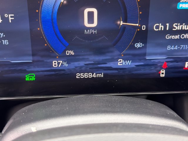Certified 2024 Chevrolet Equinox EV LT FWD image 17