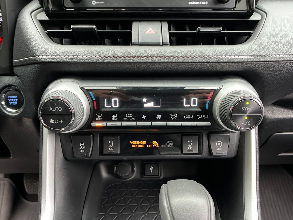 Used 2022 Toyota RAV4 XLE w/ Convenience Package AWD/4WD image 17