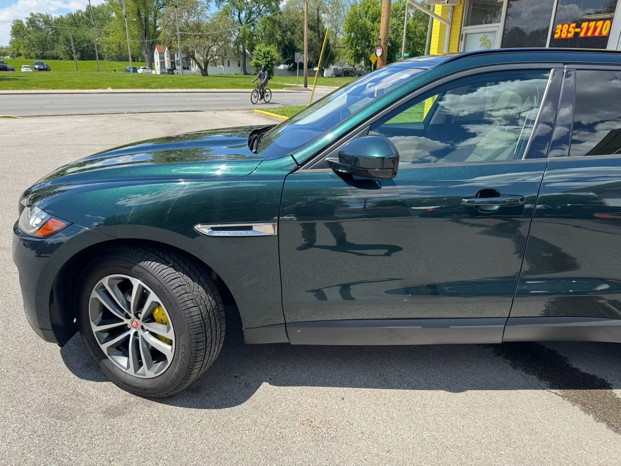 Used 2018 Jaguar F-PACE Premium AWD/4WD image 4