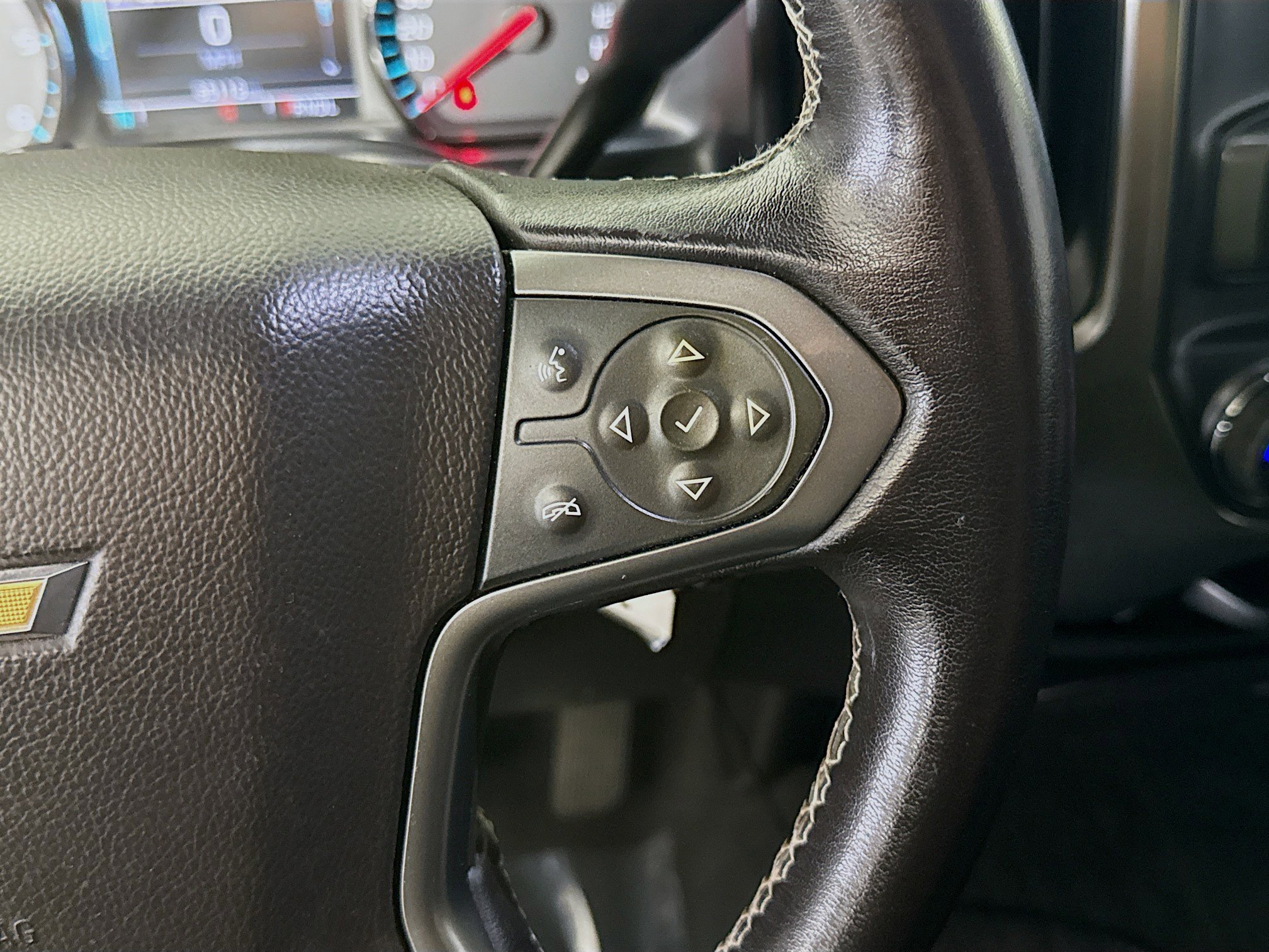 Used 2018 Chevrolet Silverado 1500 LT w/ Texas Edition RWD image 15