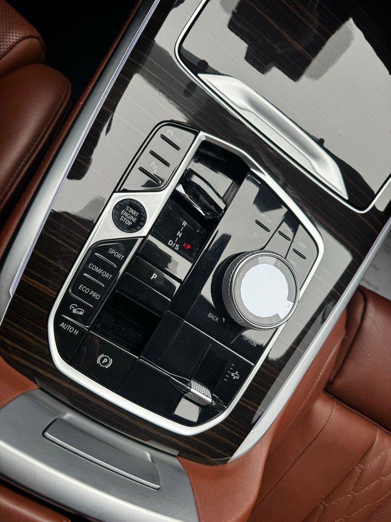 Used 2023 BMW X7 M60i w/ Executive Package image 29