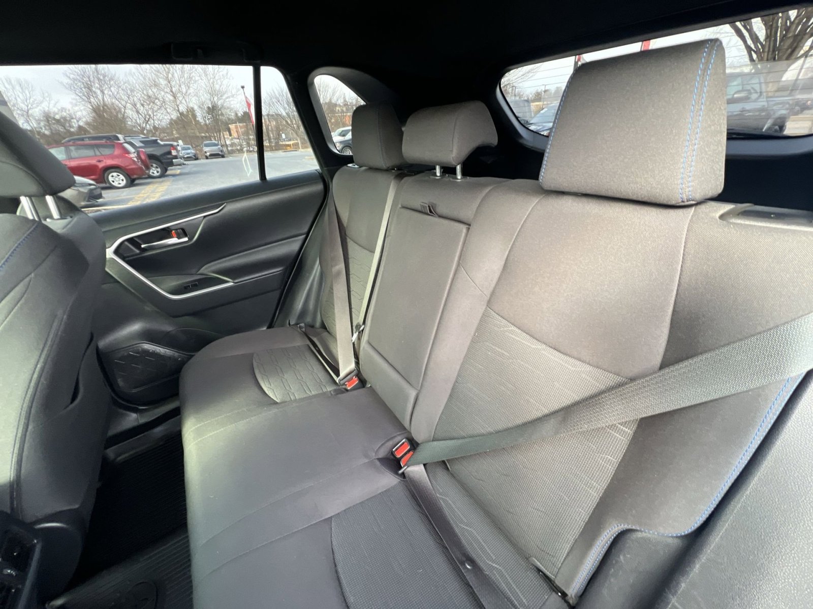 Used 2022 Toyota RAV4 SE w/ Convenience Package image 24