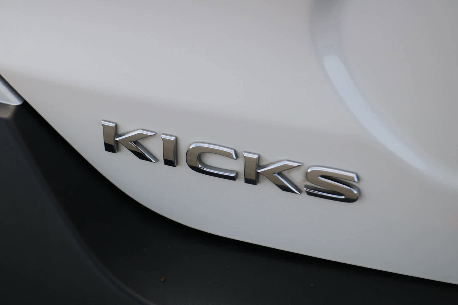 Used 2019 Nissan Kicks SV image 10