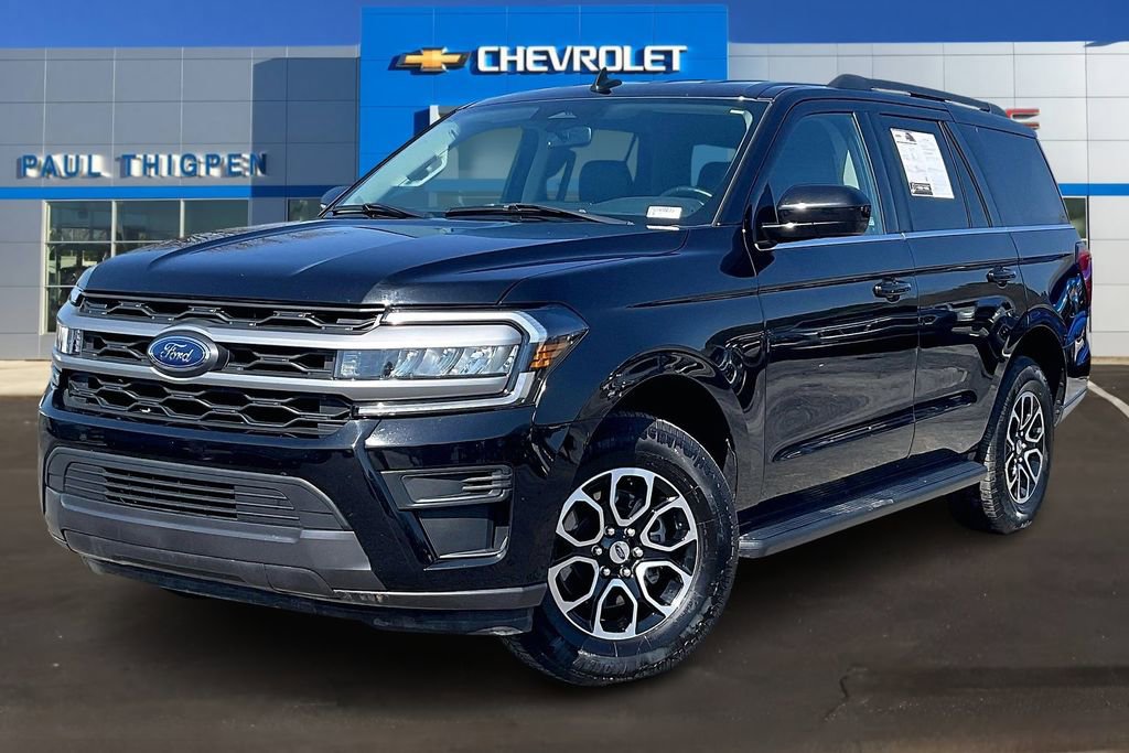 Used 2024 Ford Expedition XLT image 3