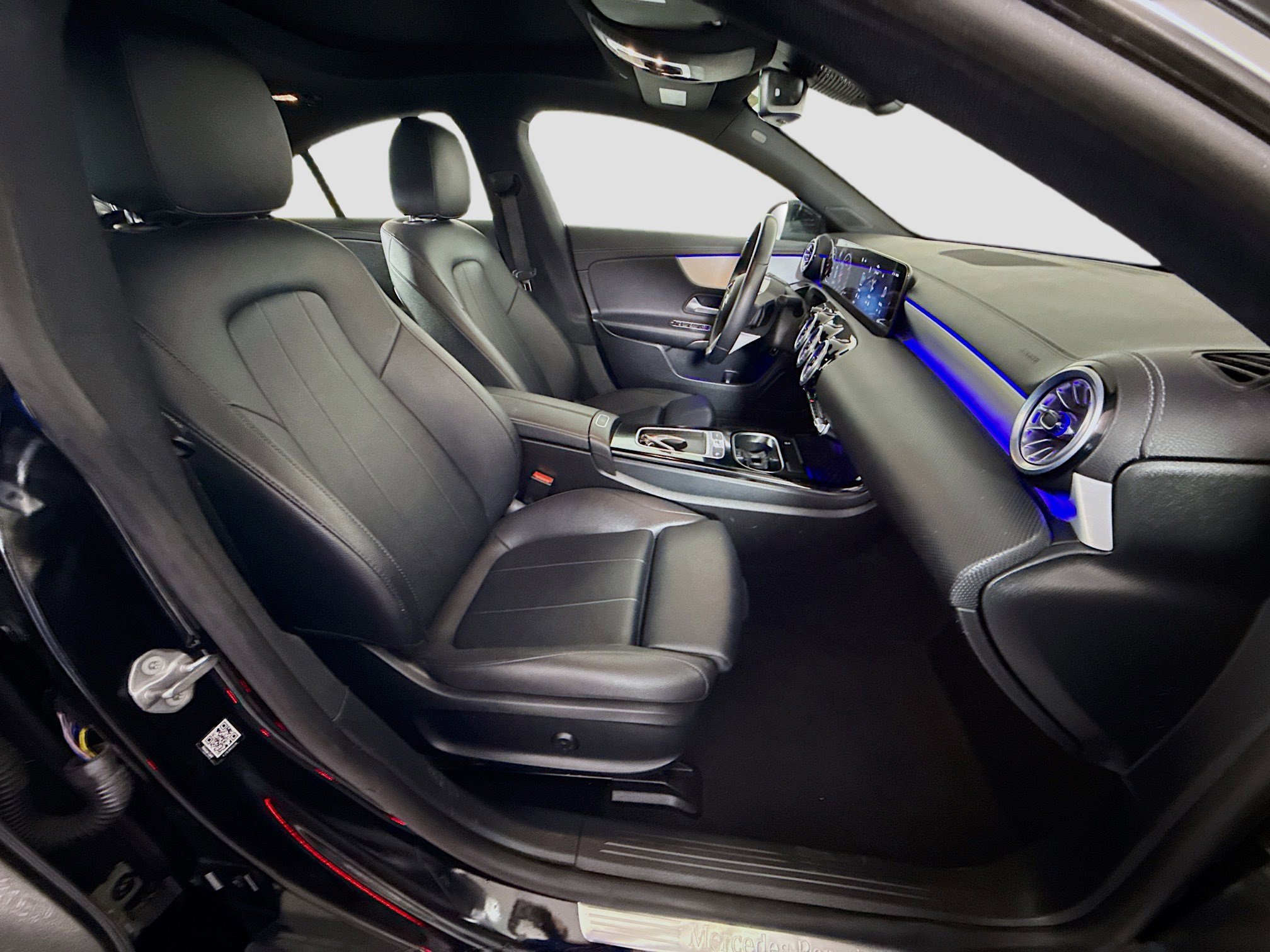 Used 2025 Mercedes-Benz CLA 250 4MATIC image 29