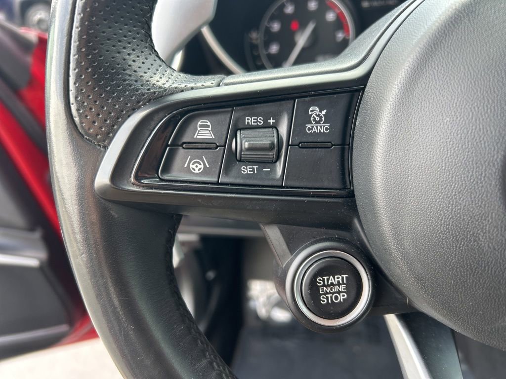 Used 2023 Alfa Romeo Giulia Veloce image 8