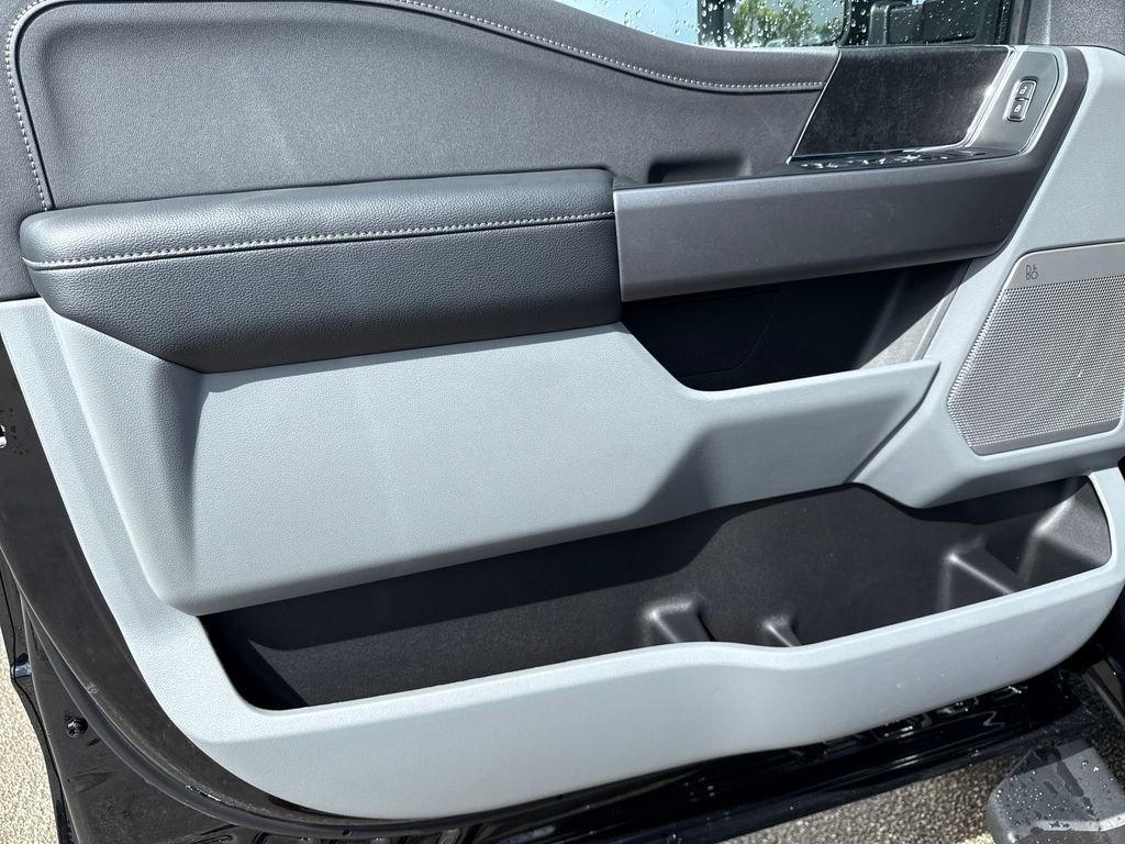 New 2026 Ford F250 XLT w/ XLT Premium Package AWD/4WD image 19