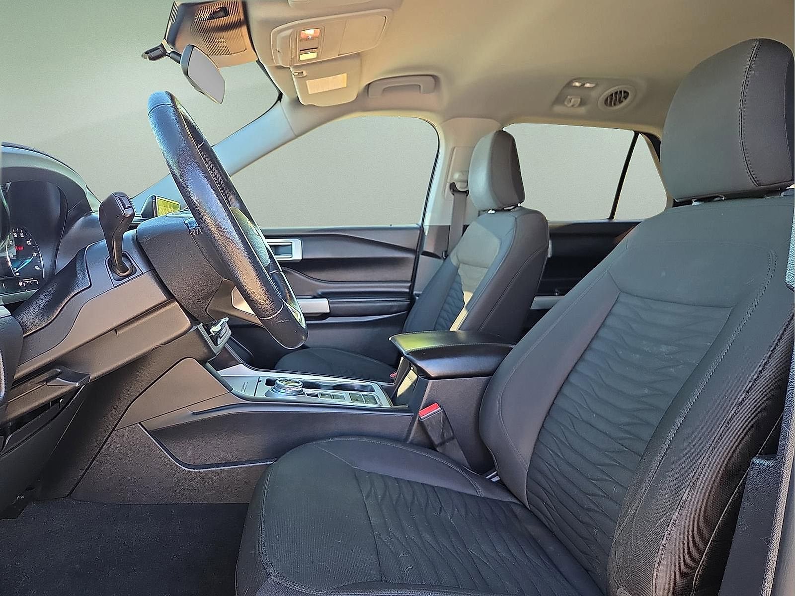 Used 2021 Ford Explorer XLT RWD image 15