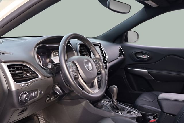 Used 2019 Jeep Cherokee High Altitude image 11