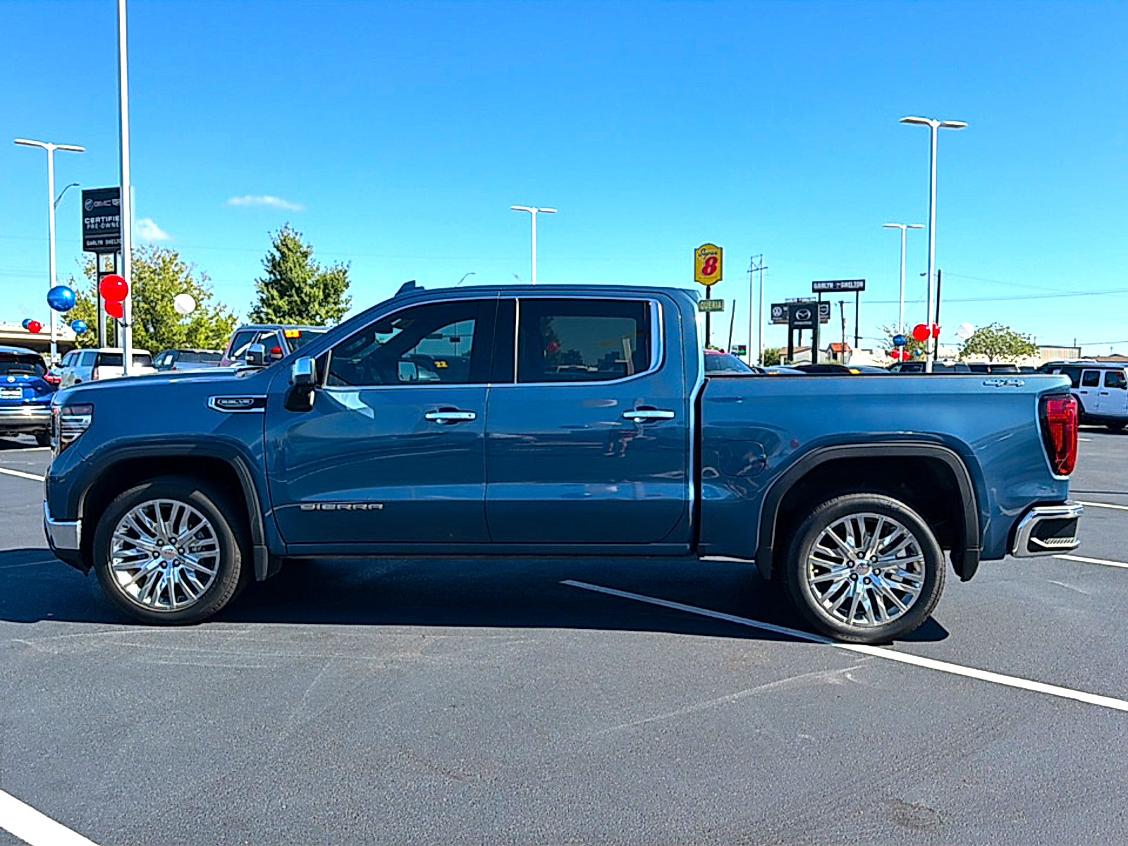 Used 2024 GMC Sierra 1500 SLT AWD/4WD image 5