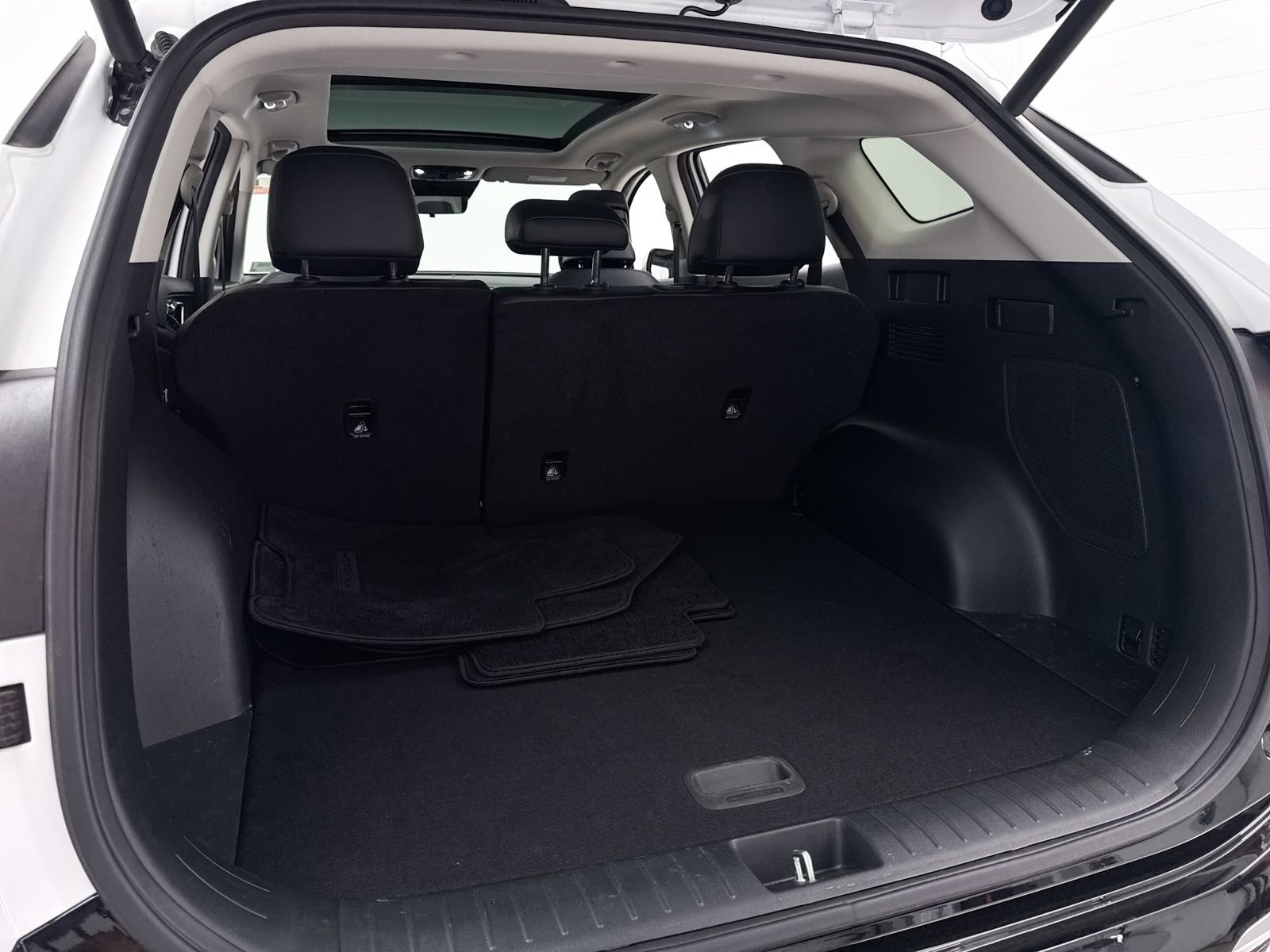 Certified 2025 Kia Sportage SX FWD image 36