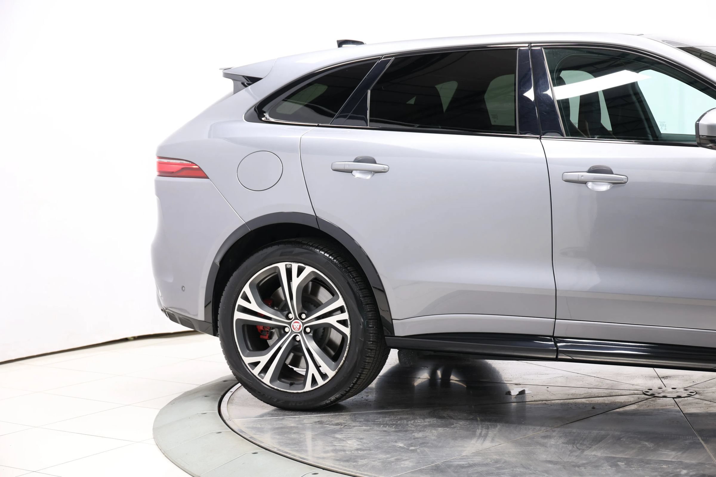 Used 2022 Jaguar F-PACE SVR AWD/4WD image 67