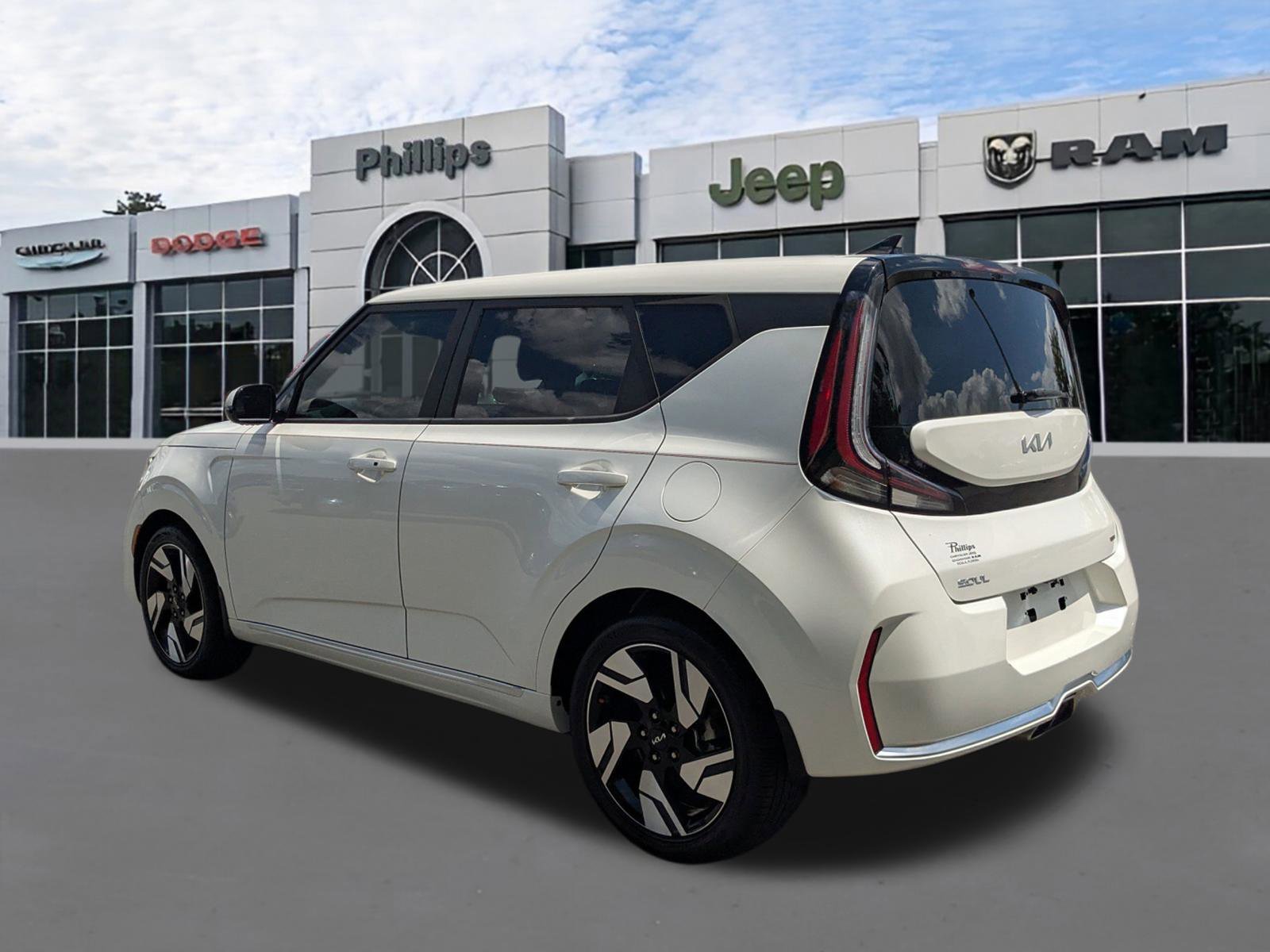 Used 2023 Kia Soul GT-Line w/ GT-Line Technology Package FWD image 5