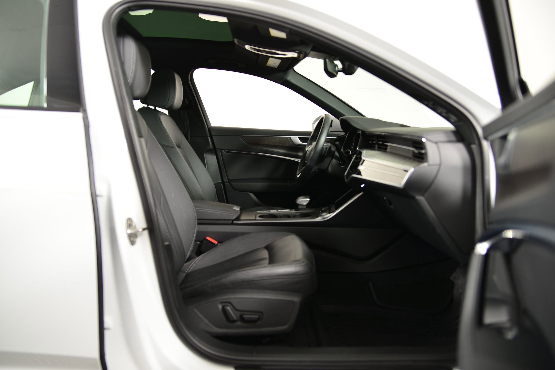 Used 2023 Audi A6 2.0T Premium w/ Convenience Package image 19