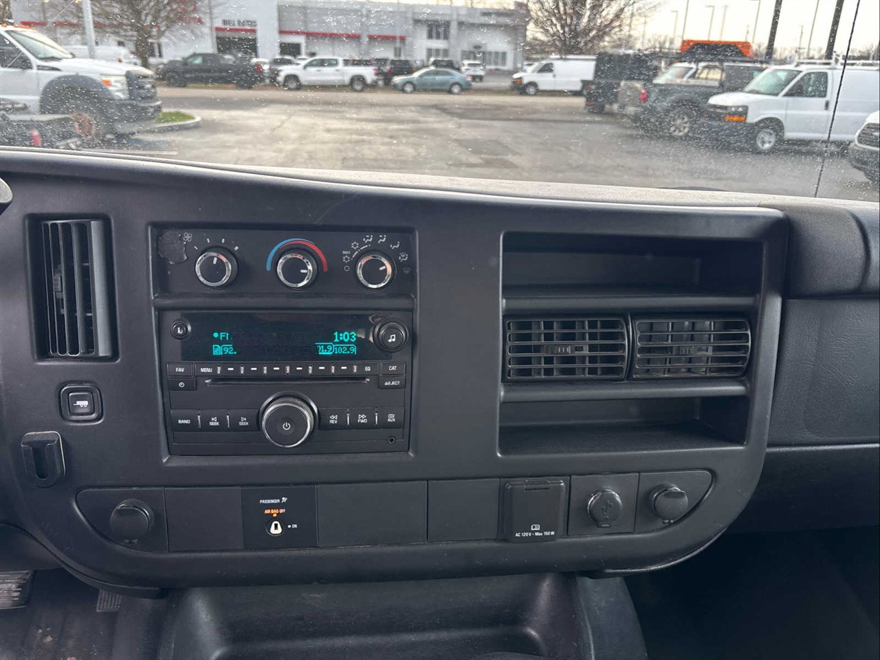Used 2017 GMC Savana 3500 image 20