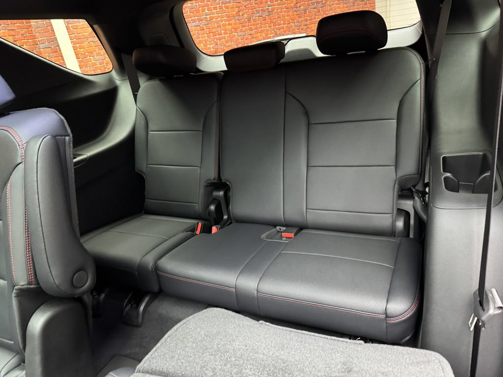 Used 2026 Chevrolet Traverse RS w/ LPO, Floor Liner Package AWD/4WD image 4