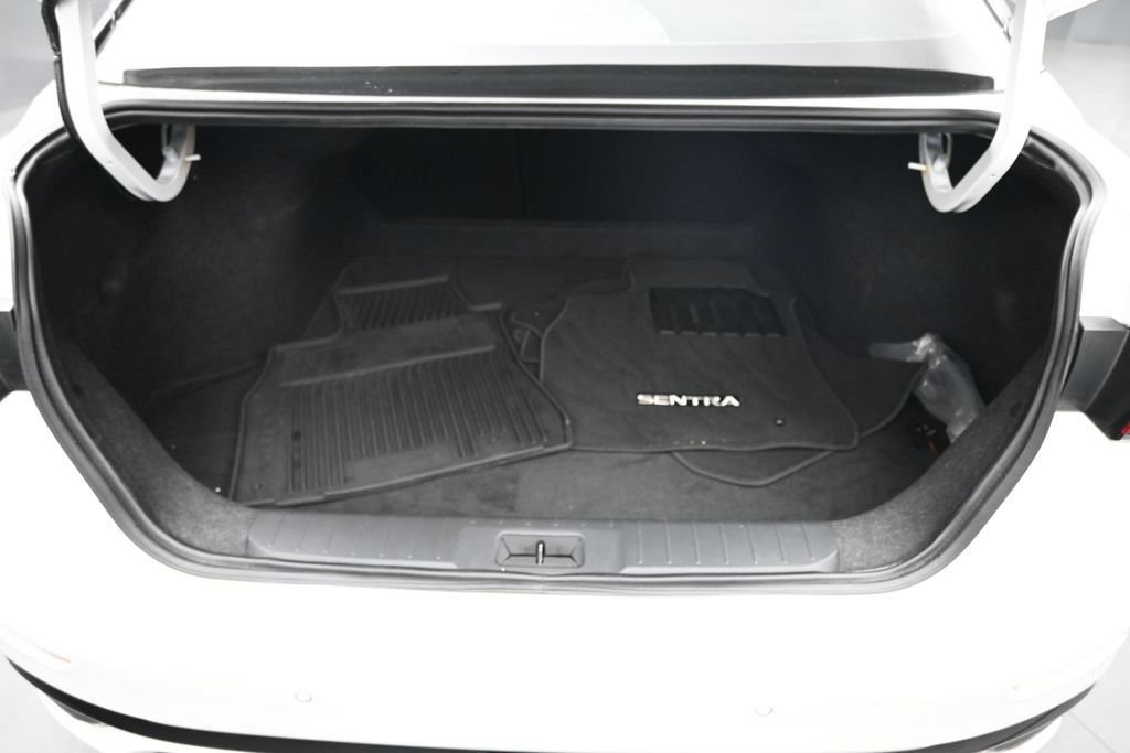Certified 2024 Nissan Sentra SR w/ SR Premium Package FWD image 16