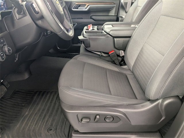 Used 2025 Chevrolet Silverado 1500 LT image 13