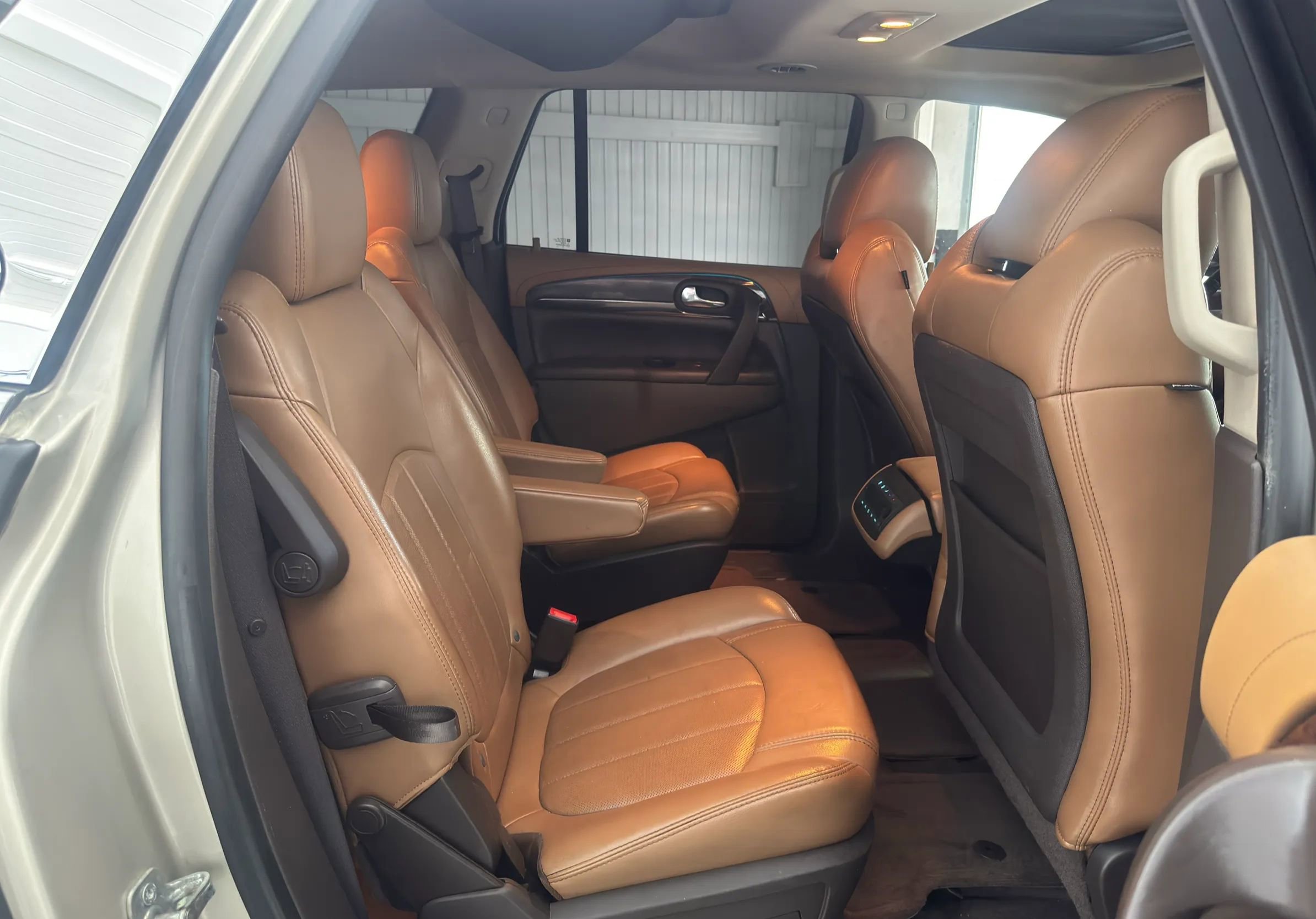 Used 2015 Buick Enclave Leather FWD image 11