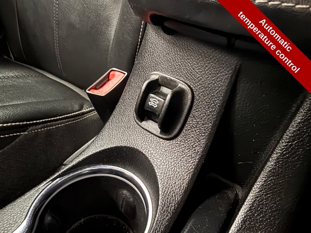 Used 2012 Chrysler 200 Limited image 28