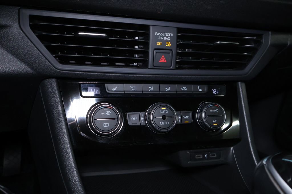 Used 2022 Volkswagen Jetta SE w/ Panoramic Sunroof Package image 31