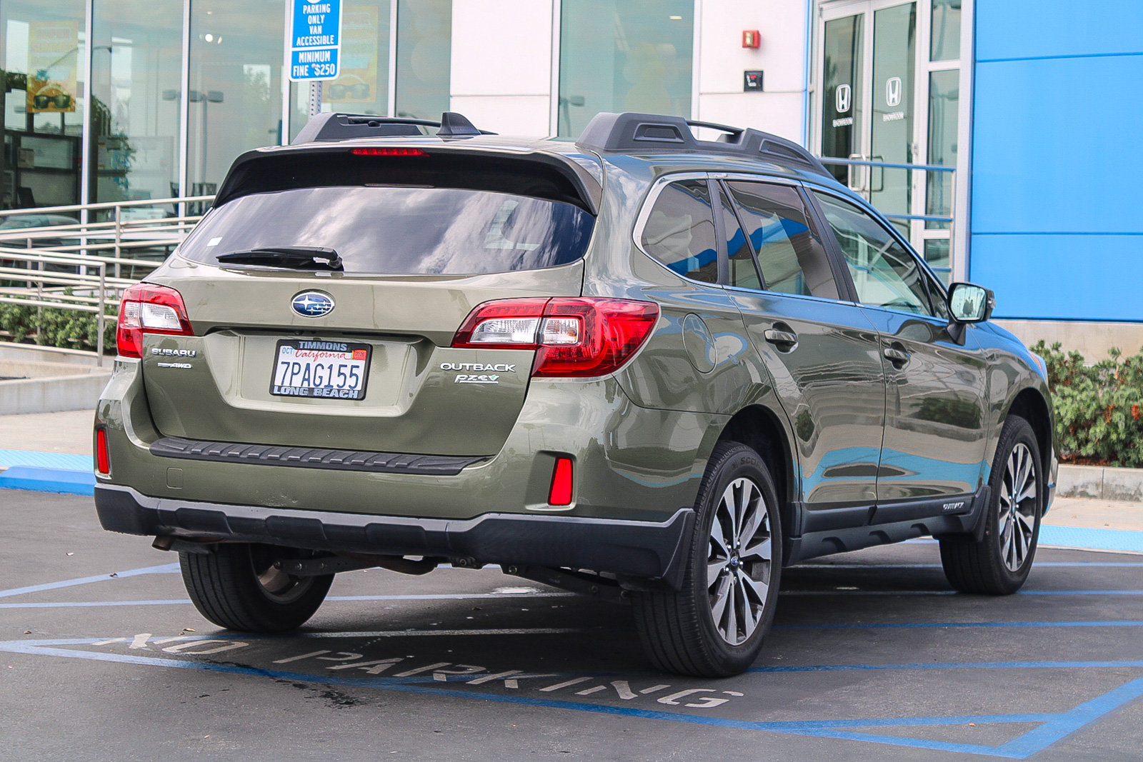 Used 2016 Subaru Outback 2.5i Limited AWD/4WD image 7